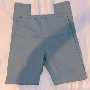 - COPY: LULULEMON LEGGINGS